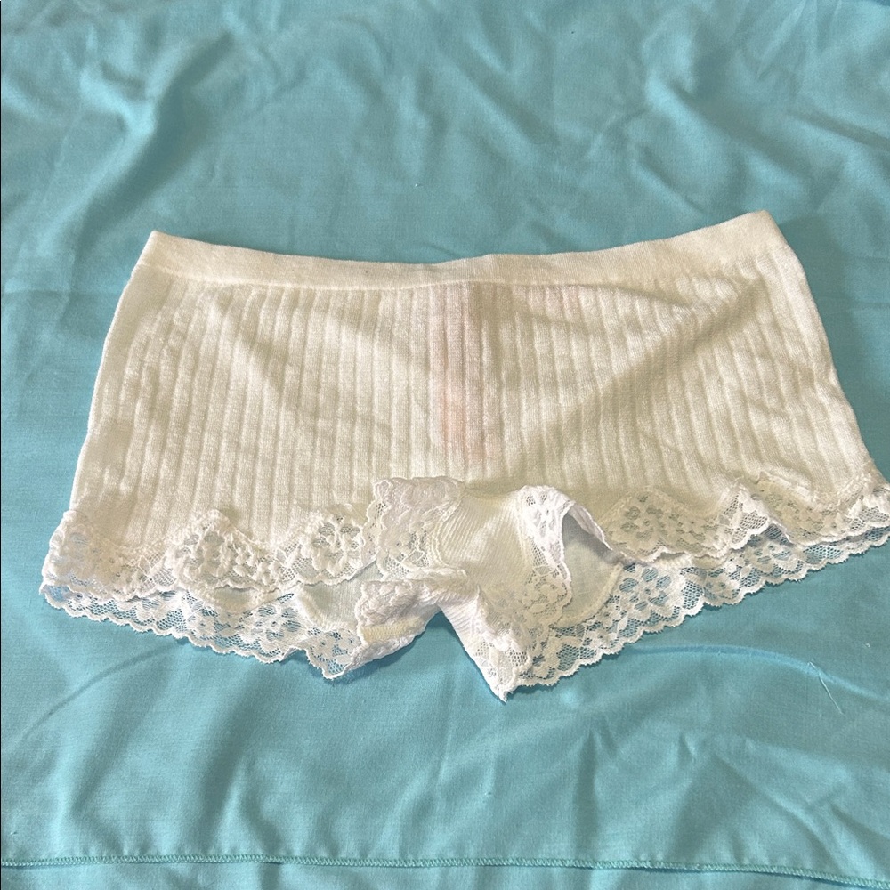 Victoria's Secret White Lace Trim Panties size small nwt